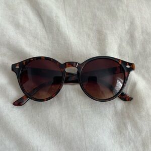 TORTOISE SUNGLASSES